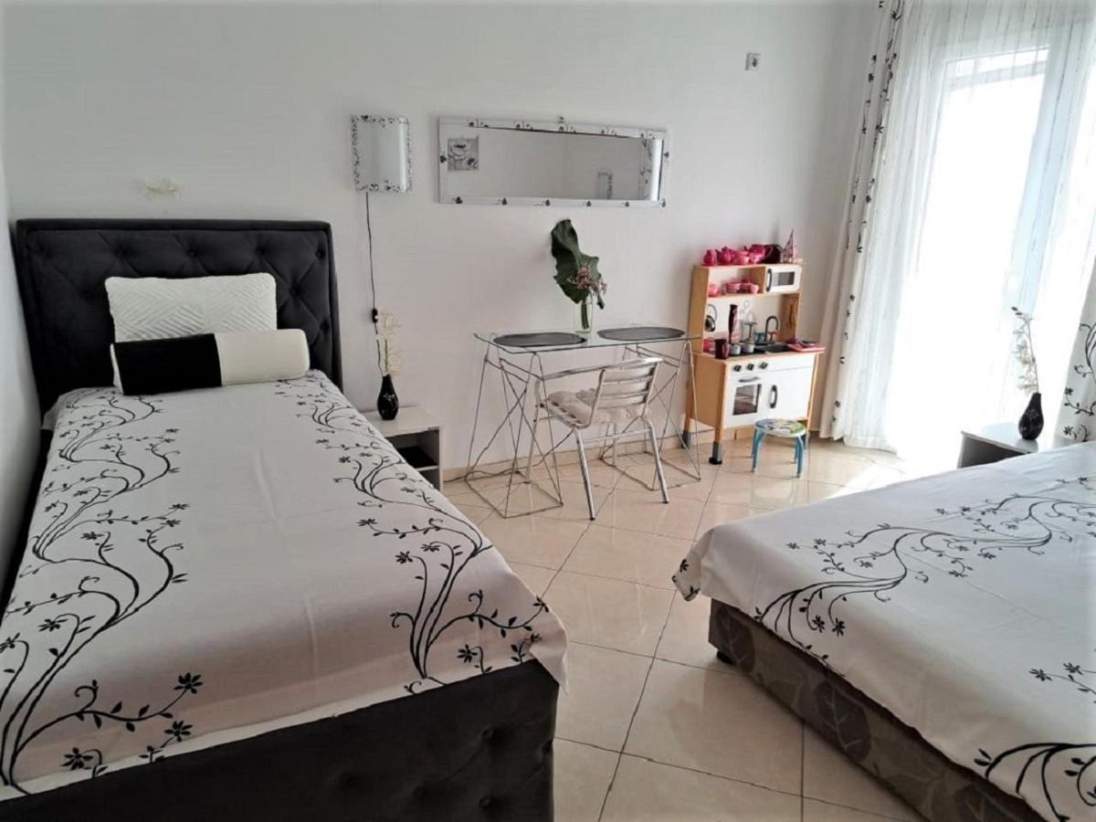 Montenegro Smile Apartments Dobra Voda Extérieur photo